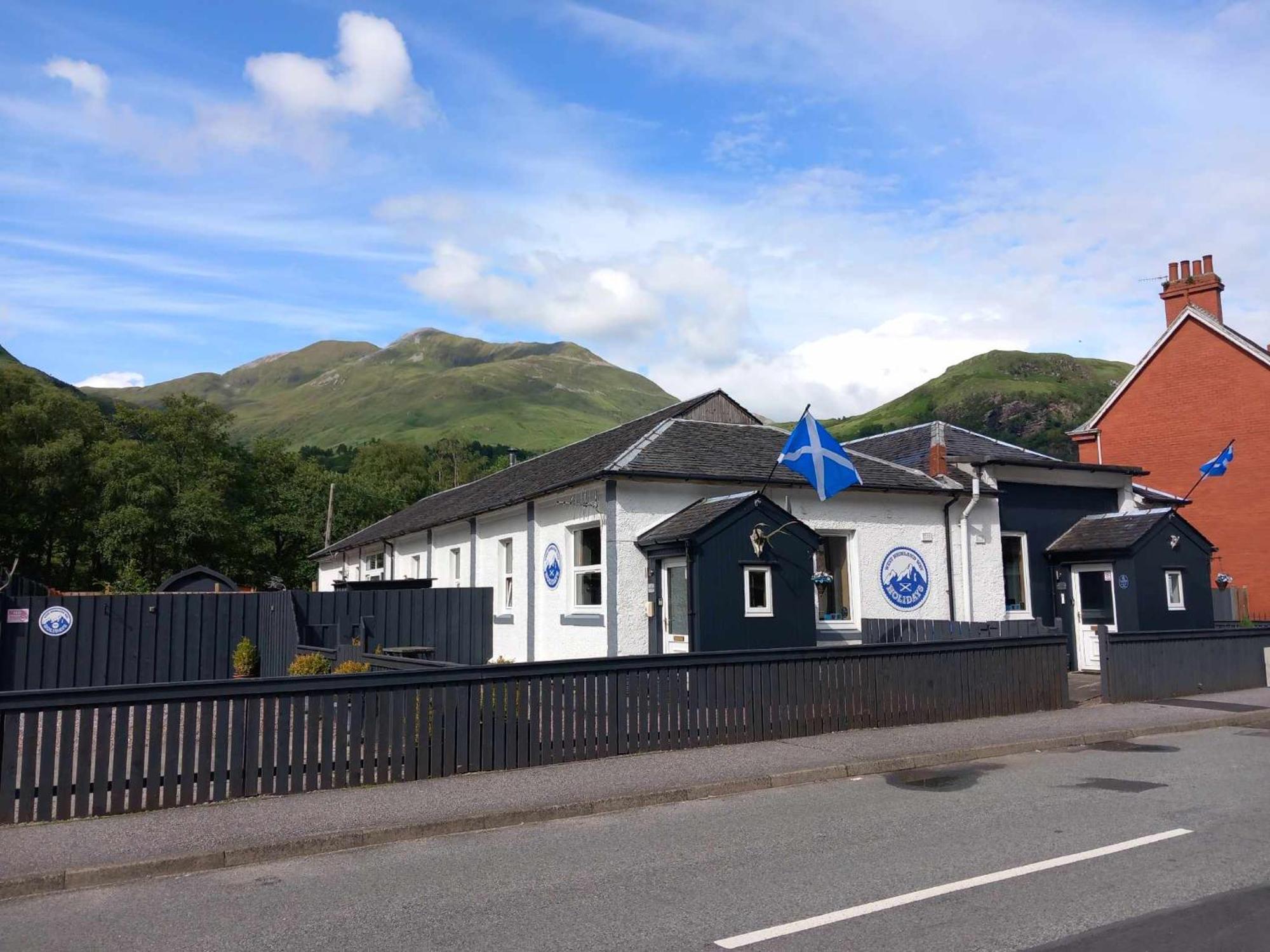 Leven And Linnhe Apartments, West Highland Way Holidays Kinlochleven Exterior photo